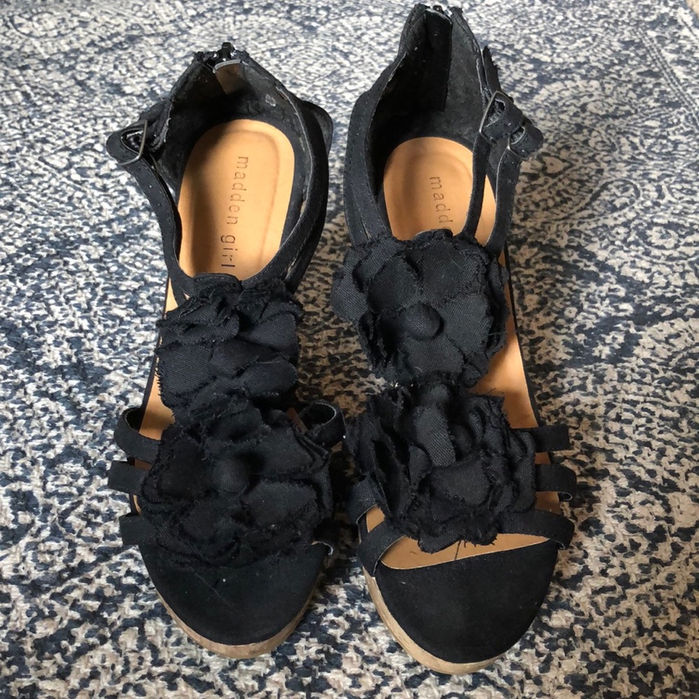 Madden Girl Black Wedges